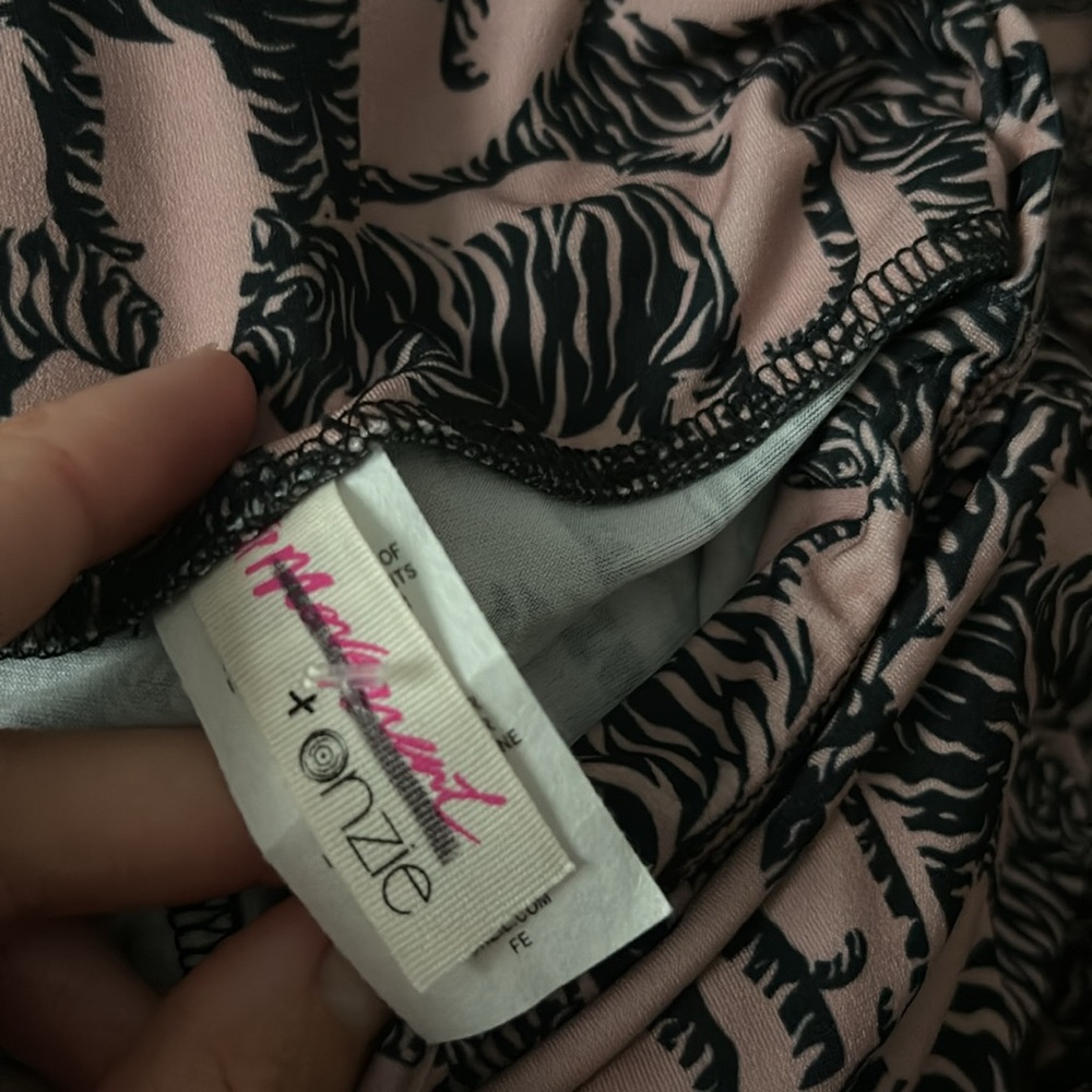 FP Movement x Onzie Set Take Me Away Tiger Set Flare Pants size M/L NWT - Picture 5 of 7